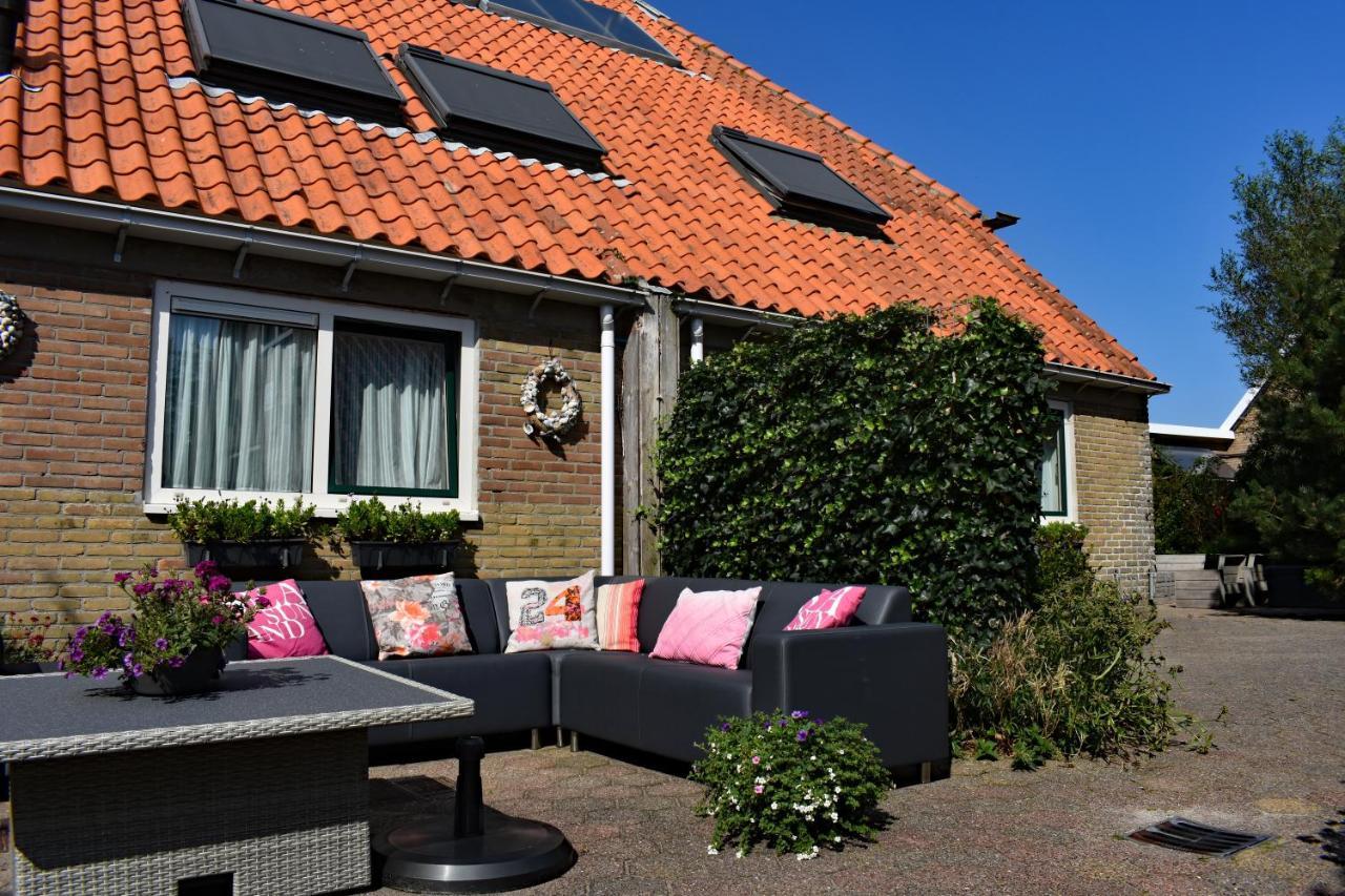 Hotel Dichtbijzee Oosterend  Exterior photo