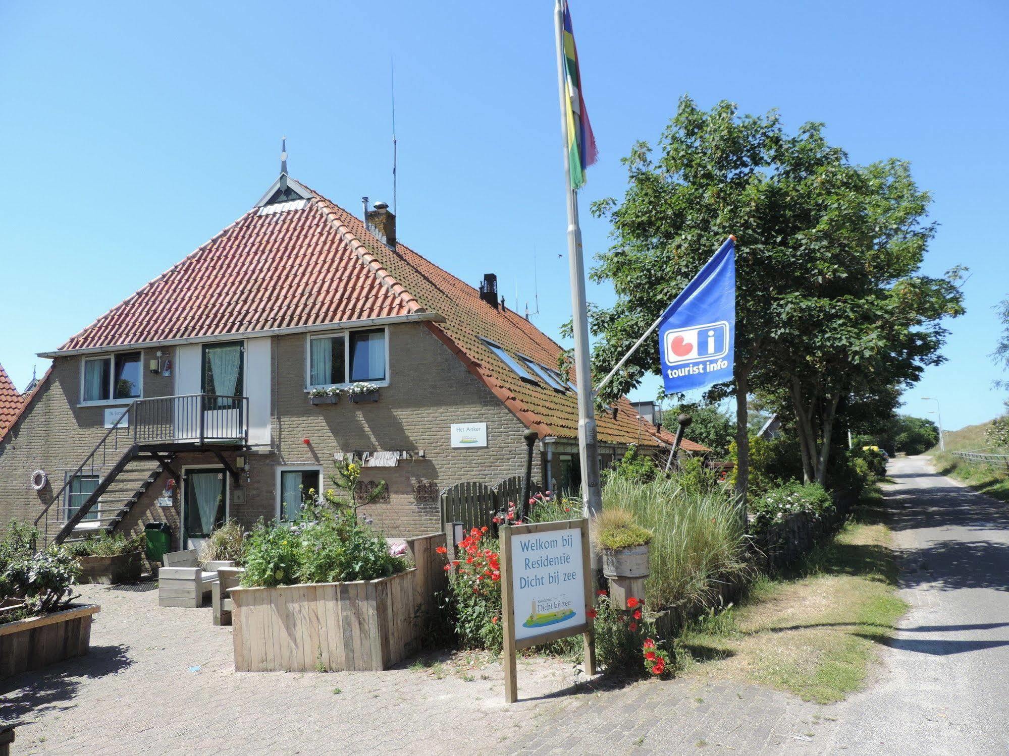 Hotel Dichtbijzee Oosterend  Exterior photo